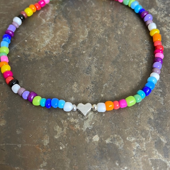 NWT Candy Did It! Handmade Bright Color Beaded Tiny Silver Heart Stretch Anklet - Picture 3 of 4